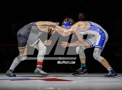 Thumbnail 1 in NIAA 4A Finals photogallery.