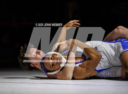 Thumbnail 1 in NIAA 4A Finals photogallery.