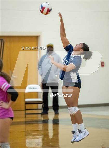 Thumbnail 1 in Indian River @ Hickory photogallery.