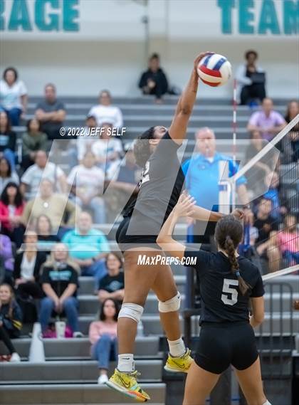 Thumbnail 1 in Indian River @ Hickory photogallery.