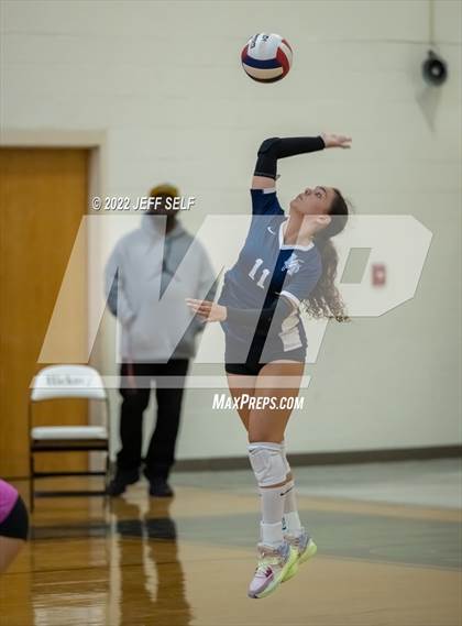 Thumbnail 2 in Indian River @ Hickory photogallery.