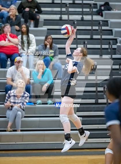Thumbnail 2 in Indian River @ Hickory photogallery.