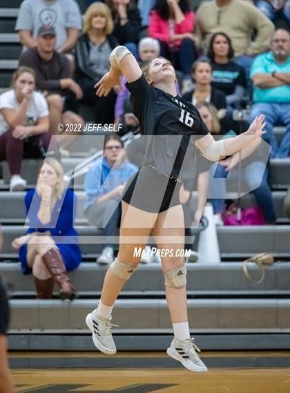 Thumbnail 2 in Indian River @ Hickory photogallery.