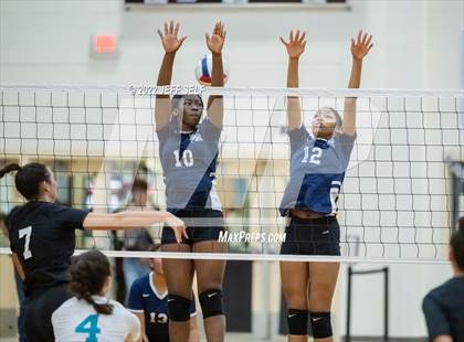 Thumbnail 3 in Indian River @ Hickory photogallery.