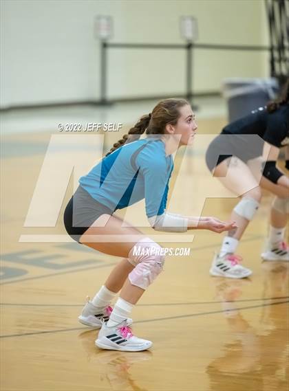 Thumbnail 1 in Indian River @ Hickory photogallery.