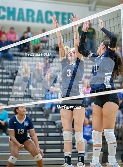Thumbnail 2 in Indian River @ Hickory photogallery.