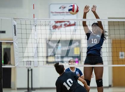 Thumbnail 1 in Indian River @ Hickory photogallery.