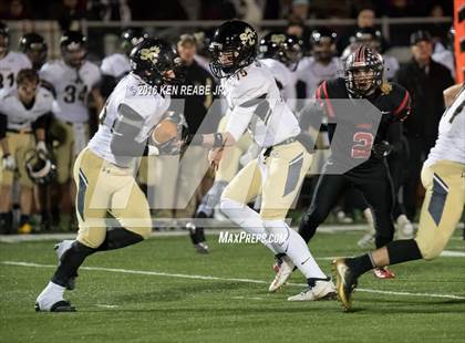Thumbnail 3 in Ligonier Valley vs. Southern Columbia Area (PIAA Class 2A Semifinal) photogallery.