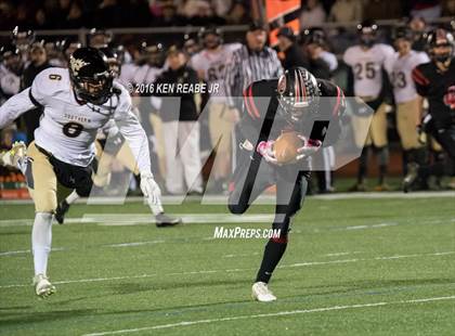 Thumbnail 3 in Ligonier Valley vs. Southern Columbia Area (PIAA Class 2A Semifinal) photogallery.