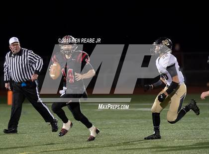 Thumbnail 2 in Ligonier Valley vs. Southern Columbia Area (PIAA Class 2A Semifinal) photogallery.