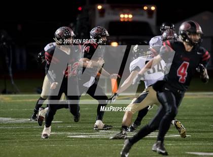 Thumbnail 1 in Ligonier Valley vs. Southern Columbia Area (PIAA Class 2A Semifinal) photogallery.