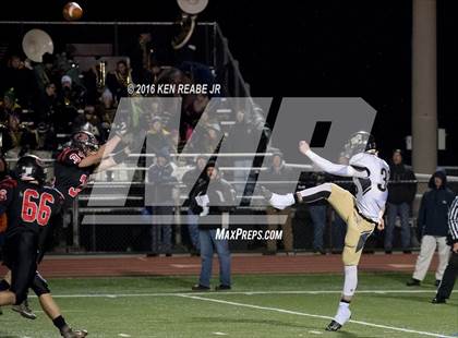 Thumbnail 3 in Ligonier Valley vs. Southern Columbia Area (PIAA Class 2A Semifinal) photogallery.