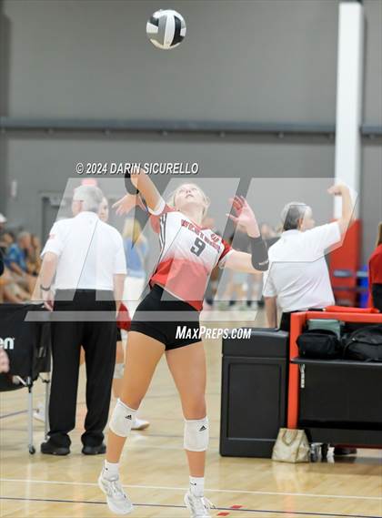 Thumbnail 1 in Omaha Westside vs. South Medford (Nike TOC Southwest) photogallery.