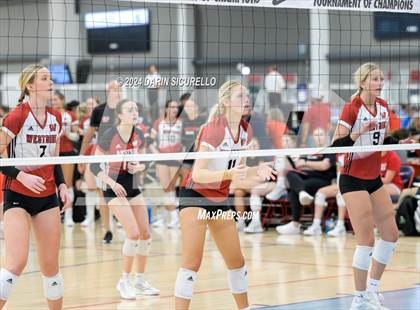 Thumbnail 2 in Omaha Westside vs. South Medford (Nike TOC Southwest) photogallery.