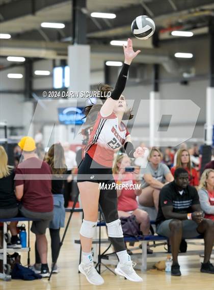 Thumbnail 2 in Omaha Westside vs. South Medford (Nike TOC Southwest) photogallery.