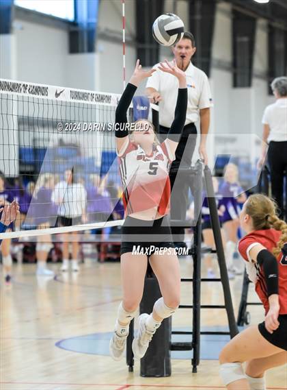 Thumbnail 1 in Omaha Westside vs. South Medford (Nike TOC Southwest) photogallery.
