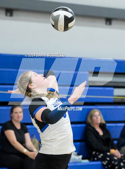 Thumbnail 1 in Omaha Westside vs. South Medford (Nike TOC Southwest) photogallery.