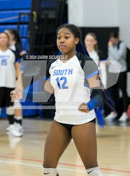 Thumbnail 1 in Omaha Westside vs. South Medford (Nike TOC Southwest) photogallery.