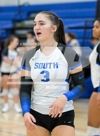 Thumbnail 3 in Omaha Westside vs. South Medford (Nike TOC Southwest) photogallery.
