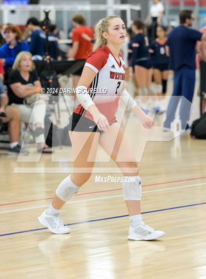 Thumbnail 3 in Omaha Westside vs. South Medford (Nike TOC Southwest) photogallery.