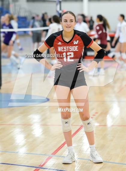 Thumbnail 2 in Omaha Westside vs. South Medford (Nike TOC Southwest) photogallery.