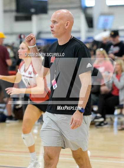 Thumbnail 2 in Omaha Westside vs. South Medford (Nike TOC Southwest) photogallery.