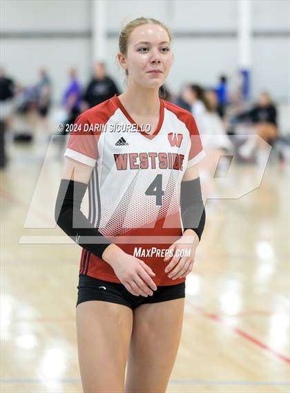 Thumbnail 2 in Omaha Westside vs. South Medford (Nike TOC Southwest) photogallery.