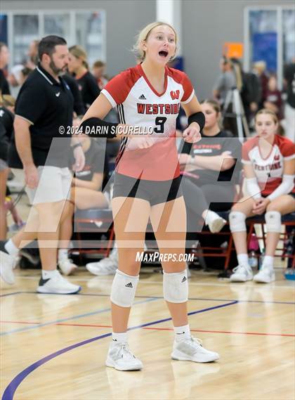 Thumbnail 1 in Omaha Westside vs. South Medford (Nike TOC Southwest) photogallery.