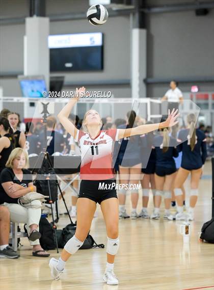 Thumbnail 1 in Omaha Westside vs. South Medford (Nike TOC Southwest) photogallery.