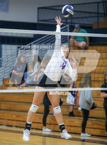 Thumbnail 3 in Deer Valley vs Lake Havasu (AIA 4A Round 1 Playoff) photogallery.