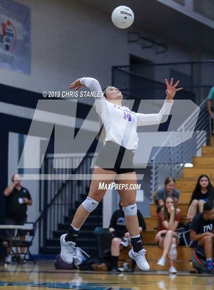 Thumbnail 1 in Deer Valley vs Lake Havasu (AIA 4A Round 1 Playoff) photogallery.