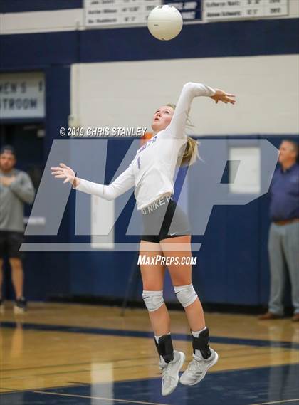 Thumbnail 2 in Deer Valley vs Lake Havasu (AIA 4A Round 1 Playoff) photogallery.