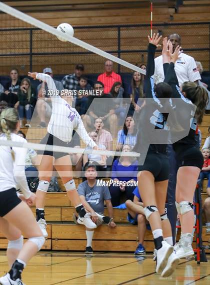 Thumbnail 2 in Deer Valley vs Lake Havasu (AIA 4A Round 1 Playoff) photogallery.