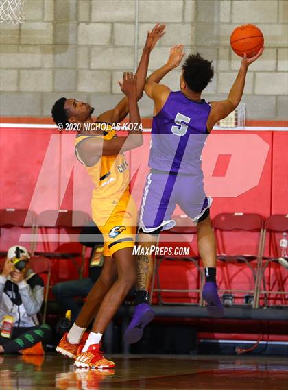 Thumbnail 1 in Rancho Christian vs. Gonzaga (Nike Extravaganza) photogallery.