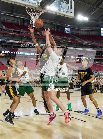 Thumbnail 1 in Bishop O'Dowd vs  Strake Jesuit (Section 7 Arizona Tournament) photogallery.