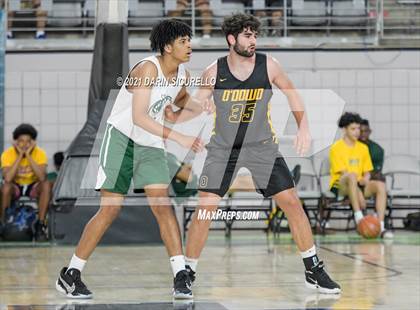 Thumbnail 2 in Bishop O'Dowd vs  Strake Jesuit (Section 7 Arizona Tournament) photogallery.