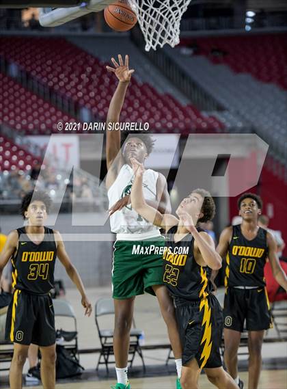 Thumbnail 1 in Bishop O'Dowd vs  Strake Jesuit (Section 7 Arizona Tournament) photogallery.