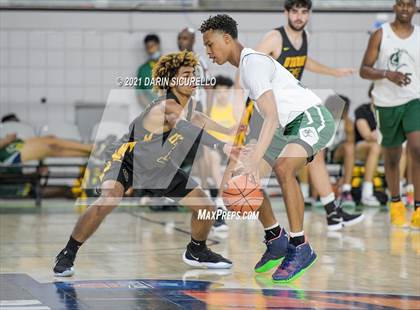 Thumbnail 2 in Bishop O'Dowd vs  Strake Jesuit (Section 7 Arizona Tournament) photogallery.
