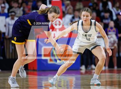 Thumbnail 1 in Lincoln Southwest vs. Bellevue West (NSAA Class A Semifinal) photogallery.