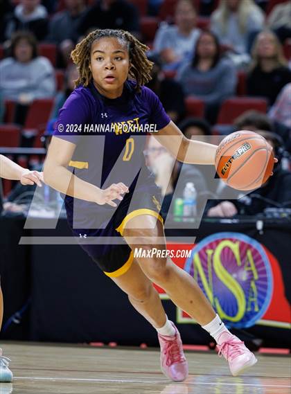 Thumbnail 2 in Lincoln Southwest vs. Bellevue West (NSAA Class A Semifinal) photogallery.