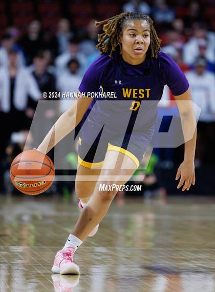 Thumbnail 2 in Lincoln Southwest vs. Bellevue West (NSAA Class A Semifinal) photogallery.