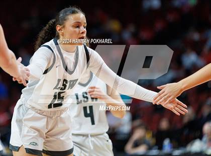 Thumbnail 1 in Lincoln Southwest vs. Bellevue West (NSAA Class A Semifinal) photogallery.