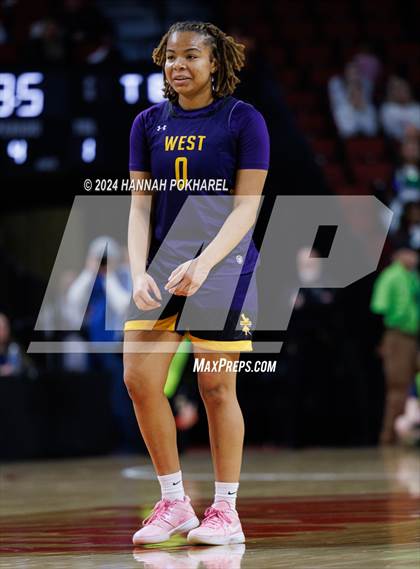 Thumbnail 3 in Lincoln Southwest vs. Bellevue West (NSAA Class A Semifinal) photogallery.