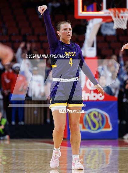 Thumbnail 3 in Lincoln Southwest vs. Bellevue West (NSAA Class A Semifinal) photogallery.