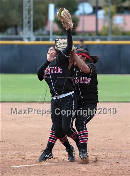 Thumbnail 3 in Banning vs. Narbonne (CIF LA City Invitational Final) photogallery.