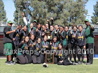 Thumbnail 3 in Banning vs. Narbonne (CIF LA City Invitational Final) photogallery.