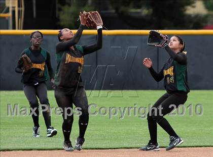 Thumbnail 2 in Banning vs. Narbonne (CIF LA City Invitational Final) photogallery.