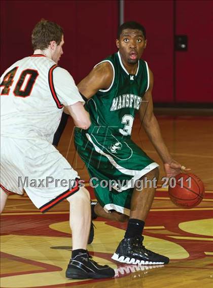 Thumbnail 3 in Stoughton vs. Mansfield (Hockomock League Winter Classic) photogallery.