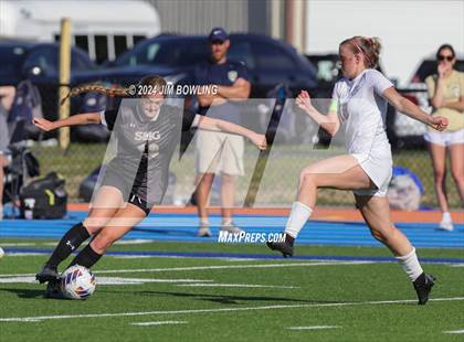 Thumbnail 3 in Sacred Heart-Griffin vs. Quincy Notre Dame (IHSA 1A Sectional Final) photogallery.