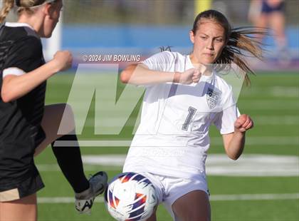 Thumbnail 2 in Sacred Heart-Griffin vs. Quincy Notre Dame (IHSA 1A Sectional Final) photogallery.